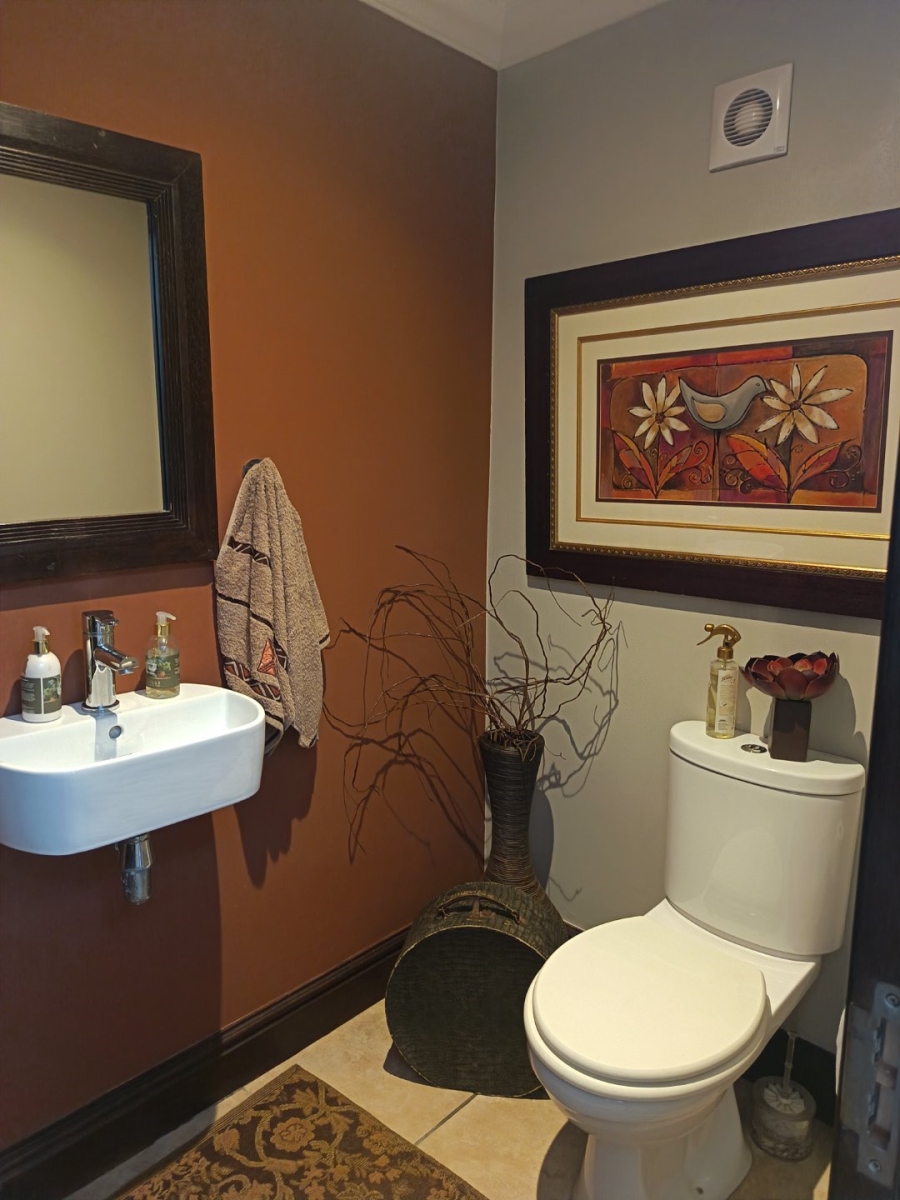 6 Bedroom Property for Sale in Moquini Coastal Estate Western Cape